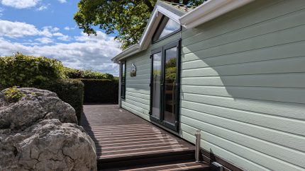 Previously Owned Willerby New Hampshire 40&#8242; x 16&#8242; Holiday Lodge